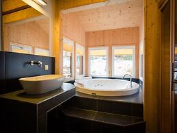 Charming Chalet With Indoor hot tub