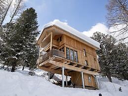 Charming Chalet With Indoor hot tub