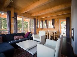 Charming Chalet With Indoor hot tub