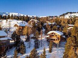 Charming Chalet With Indoor hot tub