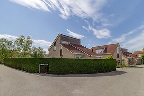 Spacious Holiday Home With Garden