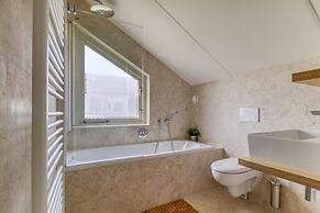 Spacious Holiday Home With Garden