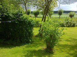 Attractive Bungalow With Garden
