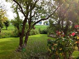 Attractive Bungalow With Garden