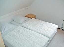 Attractive Bungalow on the Water