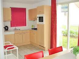 Attractive Bungalow on the Water