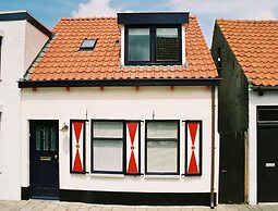 Historic Cottage w/ Garden