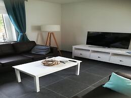 Majestic Holiday Home Near Beach