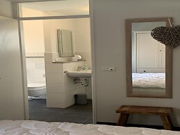 Majestic Holiday Home Near Beach