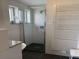 Majestic Holiday Home Near Beach