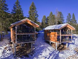 Appealing Chalet With Balcony