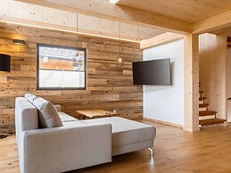 Appealing Chalet With Balcony