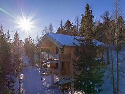 Appealing Chalet With Balcony