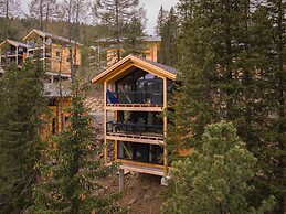 Appealing Chalet With Balcony