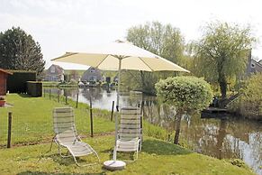 Nice Bungalow on the Water