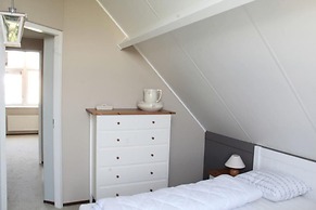 Nice Bungalow on the Water