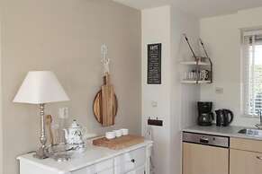 Nice Bungalow on the Water