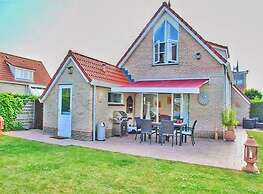 Pleasant Holiday Home With Garden