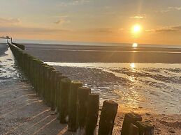 Waterside Bungalow With Terrace