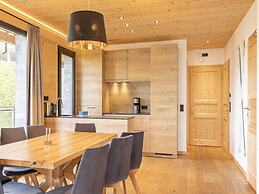 Superior Chalet With hot tub