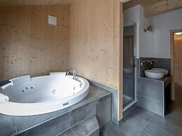 Spacious Chalet With Nice Balcony