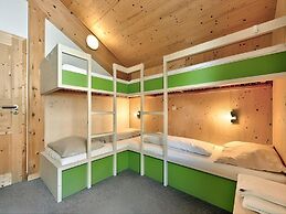 Lush Chalet With Indoor hot tub