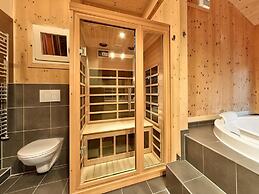 Lush Chalet With Indoor hot tub