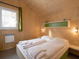 Lush Chalet With Indoor hot tub