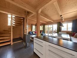 Lush Chalet With Indoor hot tub