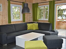 Lush Chalet With Indoor hot tub