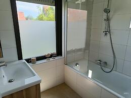 Amazing Bungalow With Garden