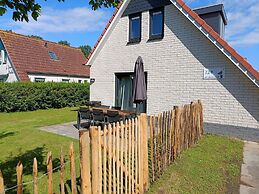 Amazing Bungalow With Garden