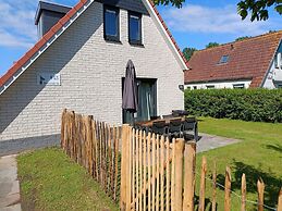 Amazing Bungalow With Garden