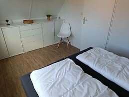 Amazing Bungalow With Garden