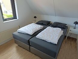 Amazing Bungalow With Garden