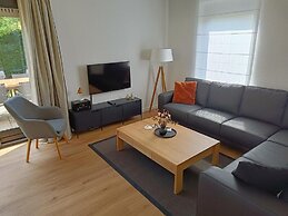 Amazing Bungalow With Garden