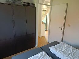 Amazing Bungalow With Garden