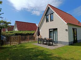 Amazing Bungalow With Garden