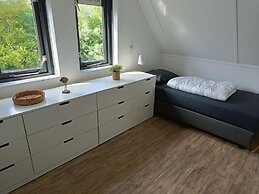 Amazing Bungalow With Garden