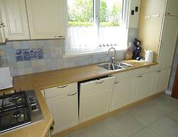 Pleasant Holiday Home With Fenced Garden