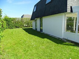 Pleasant Holiday Home With Fenced Garden