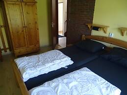 Pleasant Holiday Home With Fenced Garden