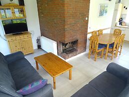 Pleasant Holiday Home With Fenced Garden