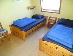 Pleasant Holiday Home With Fenced Garden