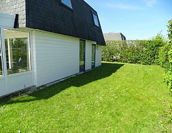 Pleasant Holiday Home With Fenced Garden