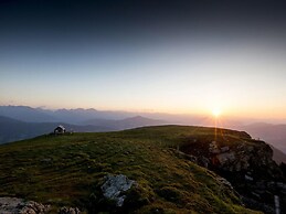 Cosy Apartment With Fireplace