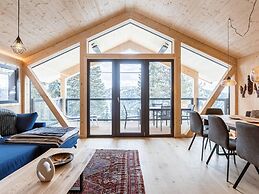 Welcoming Chalet With hot tub