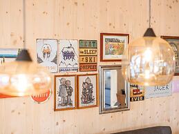 Welcoming Chalet With hot tub