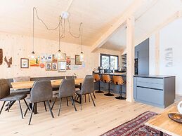 Welcoming Chalet With hot tub