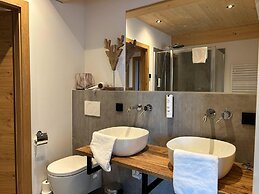 Beautiful Chalet With Balcony